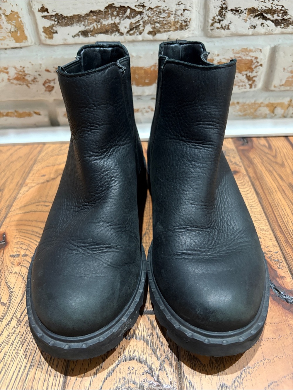 Sorel Black Leather Chelsea Ankle Boots